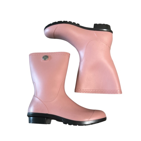 UGG Sienna Matte Pink Dawn Rain Boots Size 9 “Like New” - Picture 1 of 6